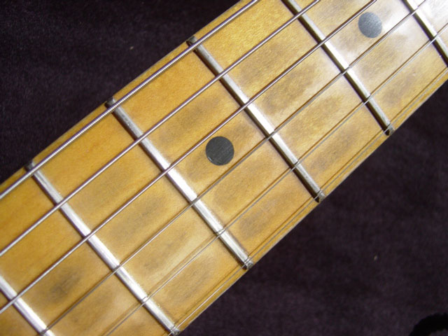 ギターボディ、ギターネックのエイジド加工｜ギター製作の有限会社エム・プレッド